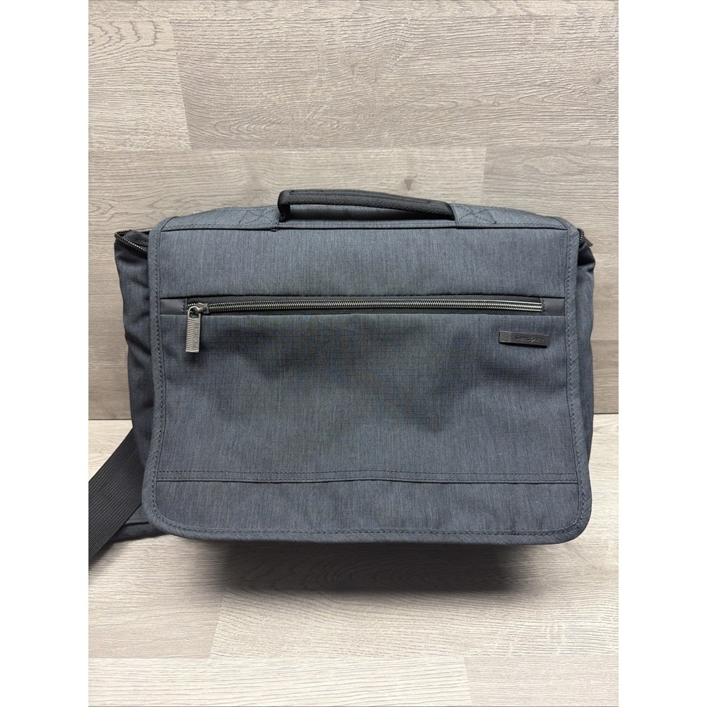 Samsonite Modern Utility Messenger Bag Laptop, Black Sleek Design Dividers